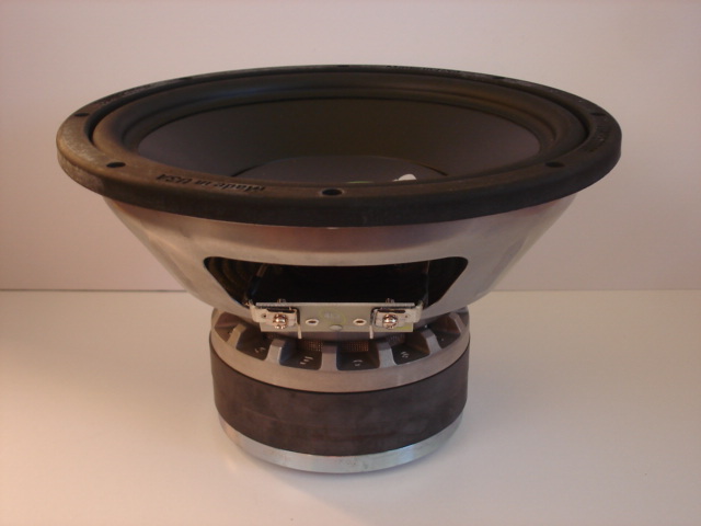 Boston competitor subwoofer 1000 series (New) Dsc05311