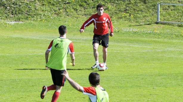 Ibai Gómez entrena con el Bilbao Athletic Ibai_110