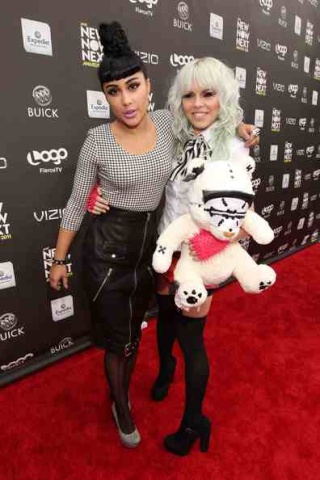 When Natalia met Kerli ..... A210