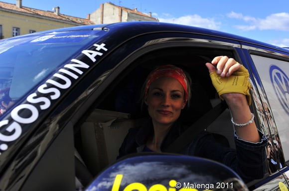 ELODIE AU RALLYE DES GAZELLE 2011 AU MAROC E310