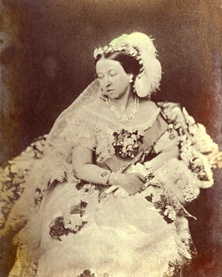 La Reine Victoria en photo et représenté dans les tableaux  34629_10