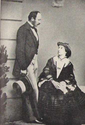 La Reine Victoria en photo et représenté dans les tableaux  Albert10