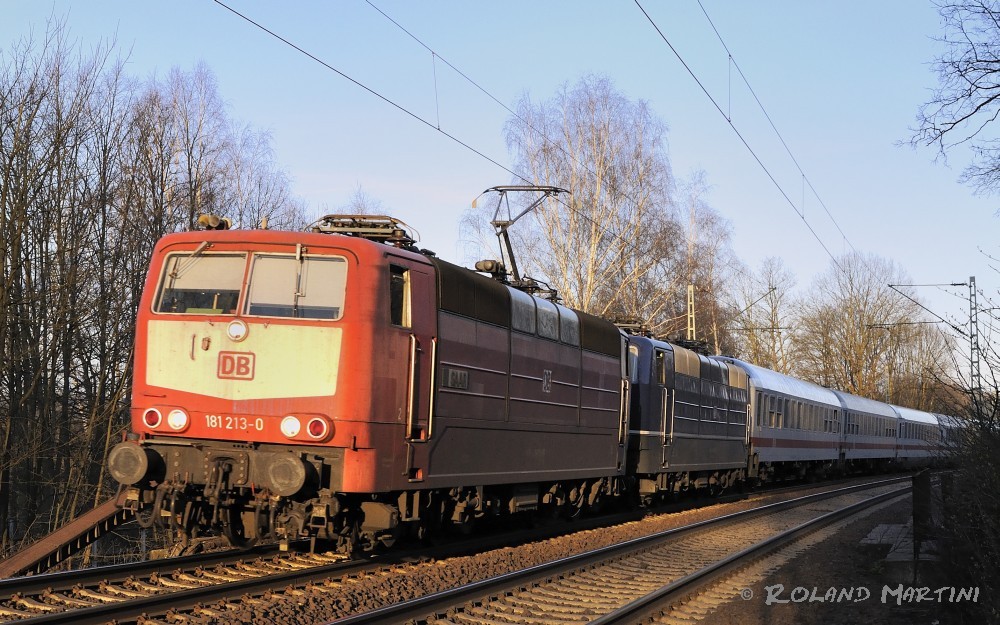 IC 2054 im letzten Sonnenlicht bei Bruchmühlbach 20110312