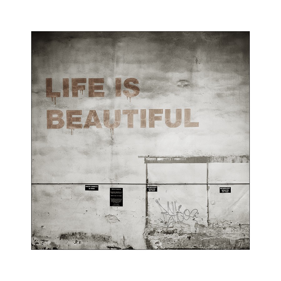 la vie est belle + V2 + V3 - Page 2 Life_i11
