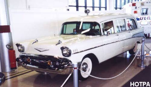Ambulance Chev 57 1957ch11