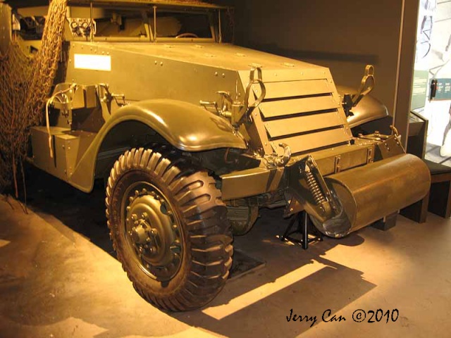 M3 Half-TRack US/ Musée de la Guerre à Ottawa Img_0335