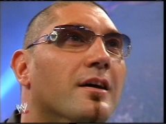 Batista s'adress aux fans mais aussi aux superstars de Simucatch  1_210