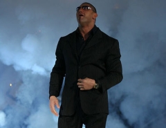 Batista s'adress aux fans mais aussi aux superstars de Simucatch  Normal10