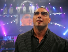 Batista s'adress aux fans mais aussi aux superstars de Simucatch  Normal15