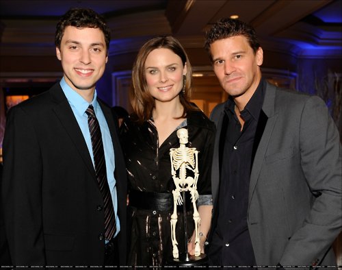 Emily with the cast of Bones Cast12