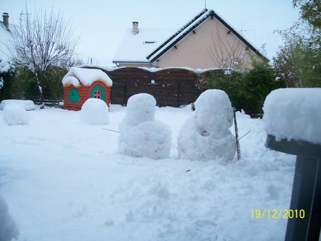 Poster vos images : La france envahie par la neige Decemb12