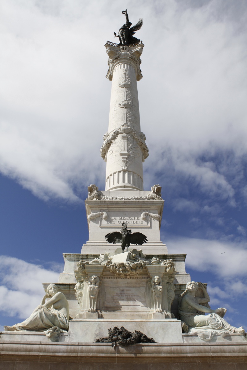 Bordeaux Place des quinconces: Le Monument des Girondins Les_qu10