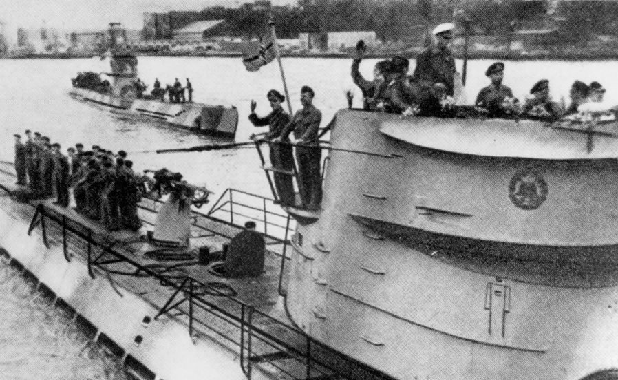 La guerre sous-marine et de surface 1939 - 1945 - Page 54 123_ki37