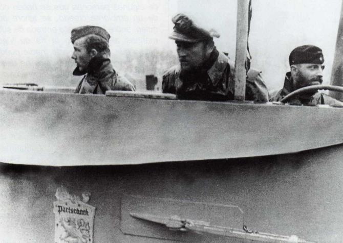 La guerre sous-marine et de surface 1939 - 1945 - Page 54 129_ki15