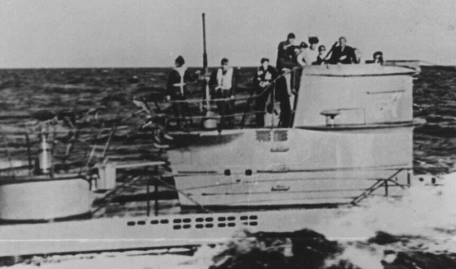 La guerre sous-marine et de surface 1939 - 1945 - Page 30 8413
