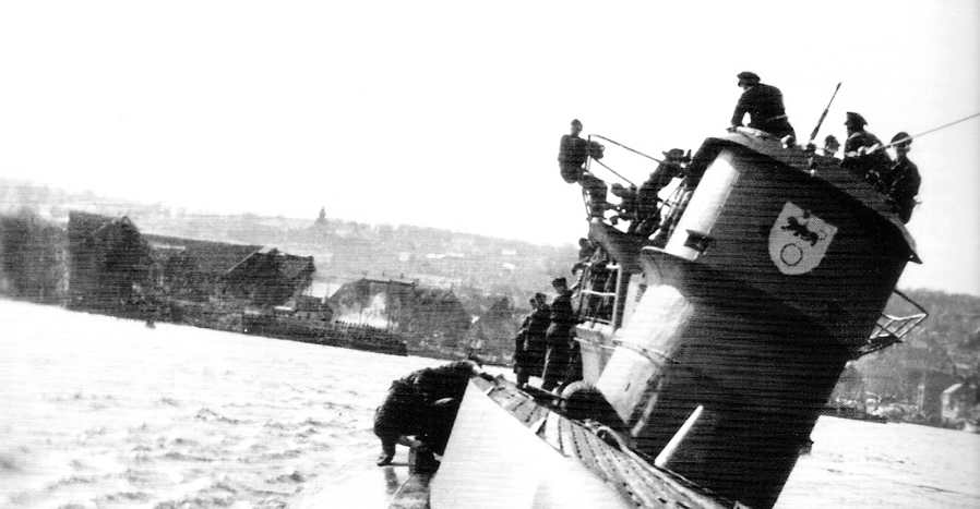 La guerre sous-marine et de surface 1939 - 1945 - Page 5 957_ki10