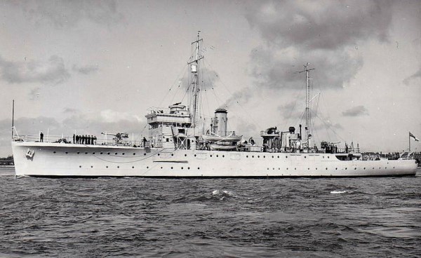 La guerre sous-marine et de surface 1939 - 1945 - Page 43 Dundee10
