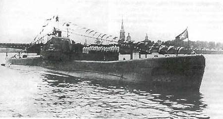 La guerre sous-marine et de surface 1939 - 1945 - Page 18 Shch10