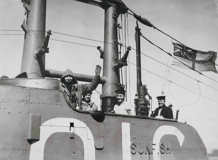 La guerre sous-marine et de surface 1939 - 1945 - Page 53 Sunfis10