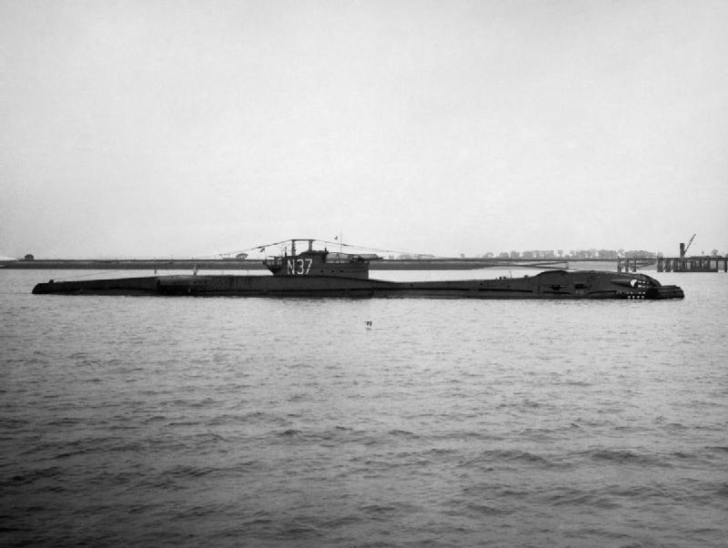 La guerre sous-marine et de surface 1939 - 1945 - Page 42 Thrash11