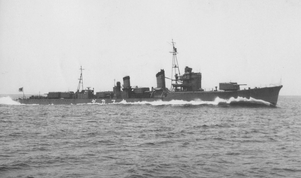 La guerre sous-marine et de surface 1939 - 1945 - Page 21 Yamaka10