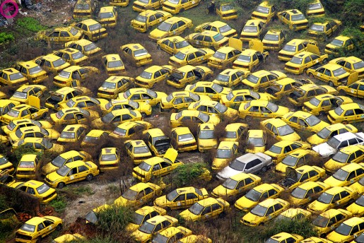 La plus grande religion du monde en 2011 : L'argent. - Page 16 Taxis-10