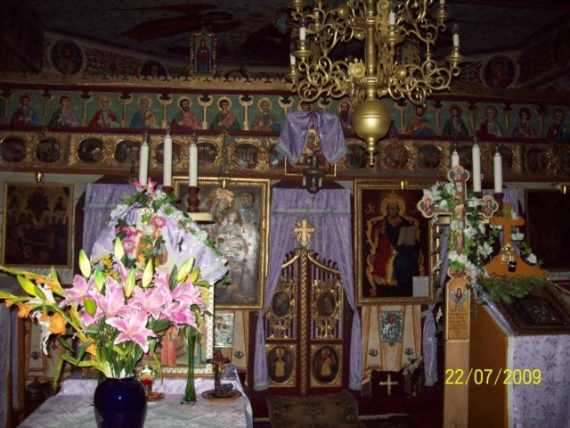 ...Biserica ortodoxa "Sf.Treime"-Zizin,diverse... 100_8922