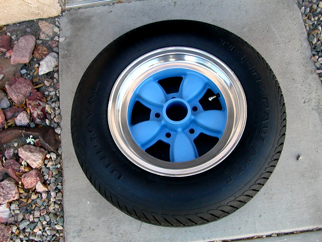 Tires with vintage style blackwall Blueda10