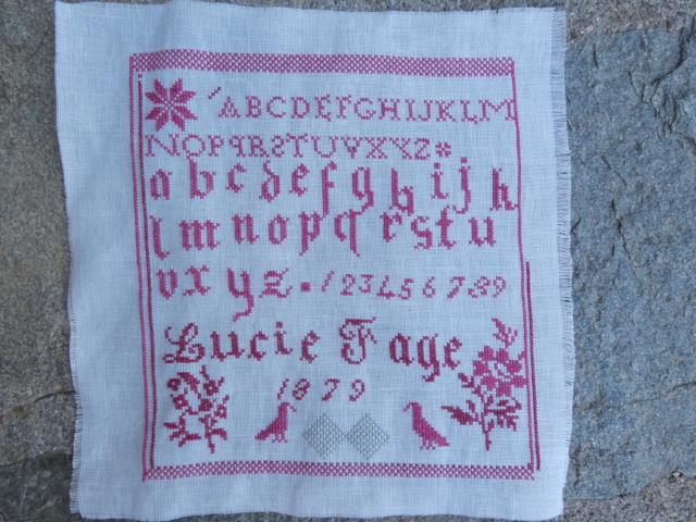 SAL "Lucie Fage 1879" marquoir de famille de Marie-Jo... TERMINE - Page 12 P1000610