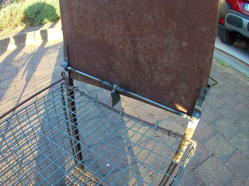 Système anti-relevage de guillotine par le raton laveur. 20150115