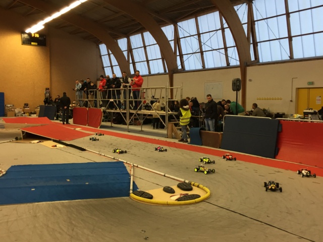 Course indoor tt 1/10,M.R.C.C,Corzé (49)  4dbbc210