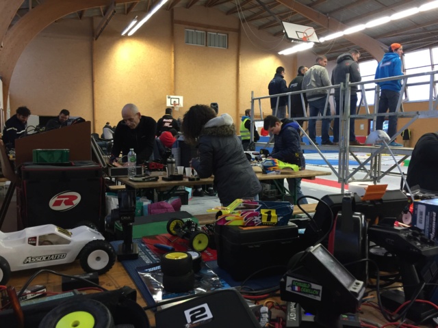 Course indoor 1/10tt MRCC Corzé 27 Janvier 2019  B42b5110