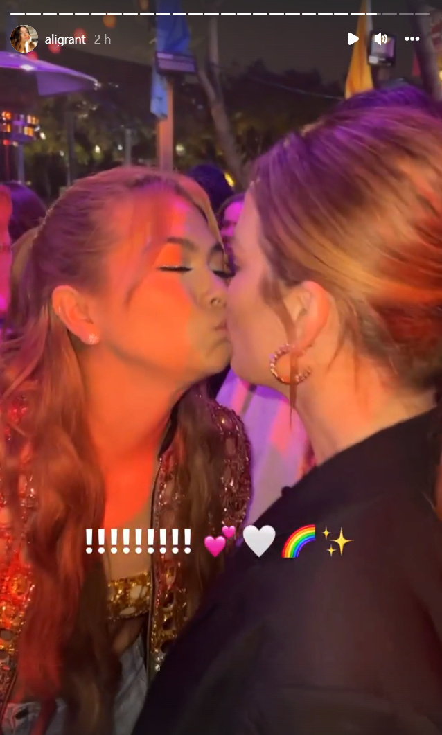 PeoplesChoiceAwards - Becca Tilly & Hayley Kiyoko - Bachelor 19-20 - Discussion - Page 54 2022-011