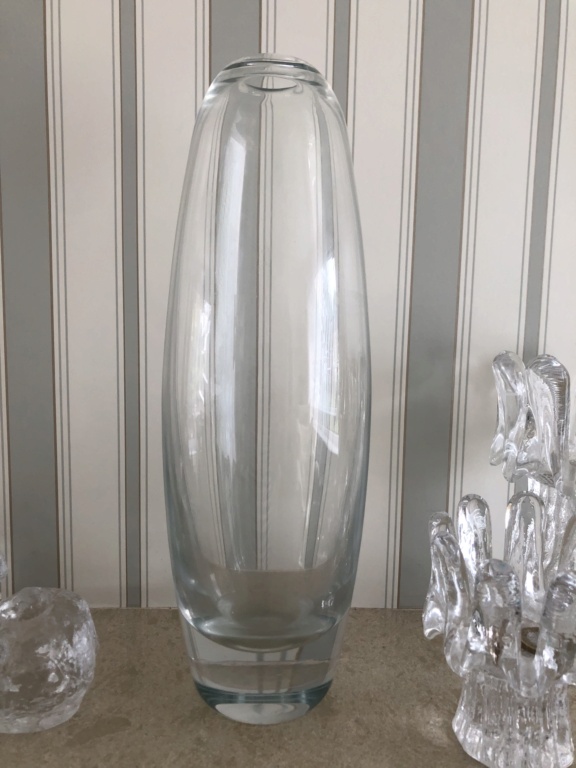 Large Clear Handblown Glass Vase Scandinavian? Cf04ba10