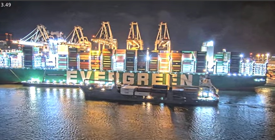 Le port de Rotterdam en direct ! - Page 2 11112310