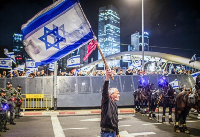  ( بالصور ) مظاهرات تطالب بإسقاط الحكومة الإسرائيلية .. نتنياهو فى ورطه 47511810