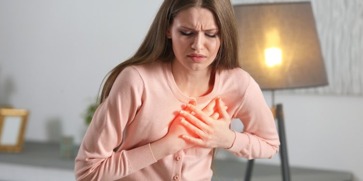 11 علامة مؤشر على إصابتك بأمراض القلب .. أكثرها انتشارا بين النساء E-ea-a10