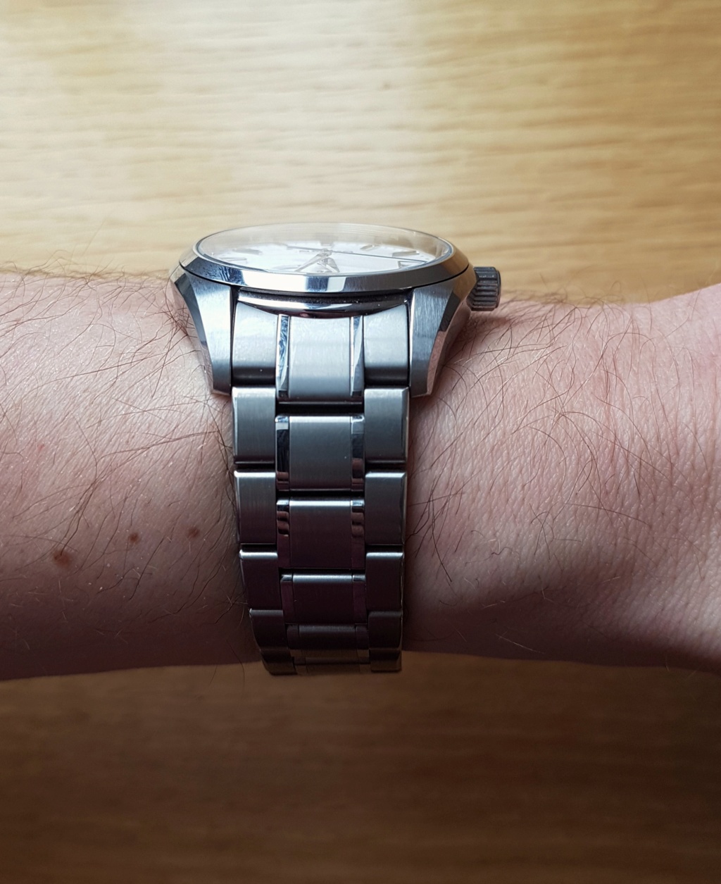 Comparaison de deux montres polyvalentes Grand Seiko SBGA011 vs BB58 33631010