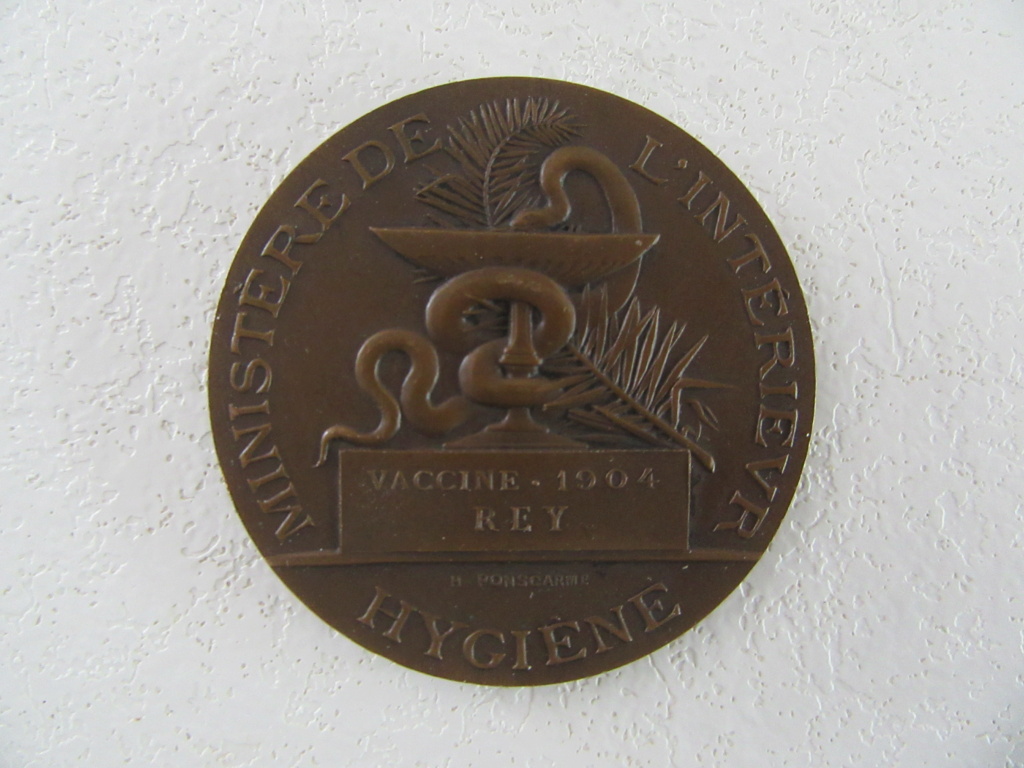 Medailles AIRBORNE et VACCIN :ministere de l interieur. Img_1620