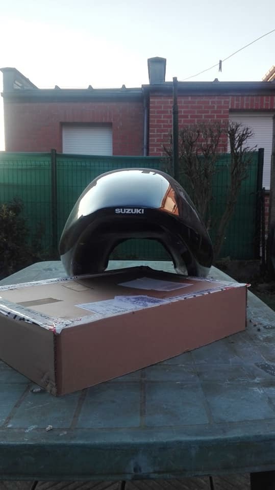 Poly Complet 300€ GSxR SRAD 96-99 peinture neuve par un professionnel  Da8e8210