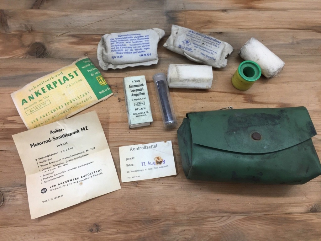 Bobologie sur MZ : la trousse de premiers secours MZ Mz_san10