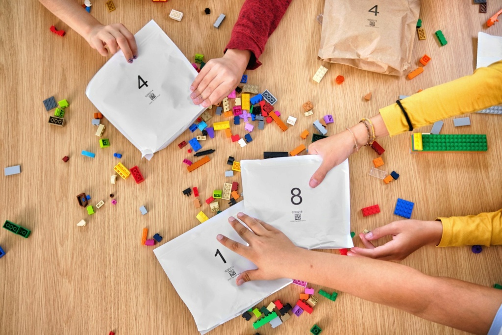 Η Lego αντικαθιστά τα σακουλάκια μιας χρήσης των sets με αντίστοιχα από ανακυκλώσιμο χαρτί! Pl12