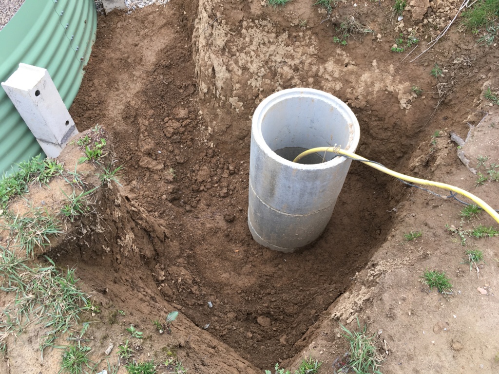 profondeur excavation / Gravier de drainage / plot réglable ? Img_2110