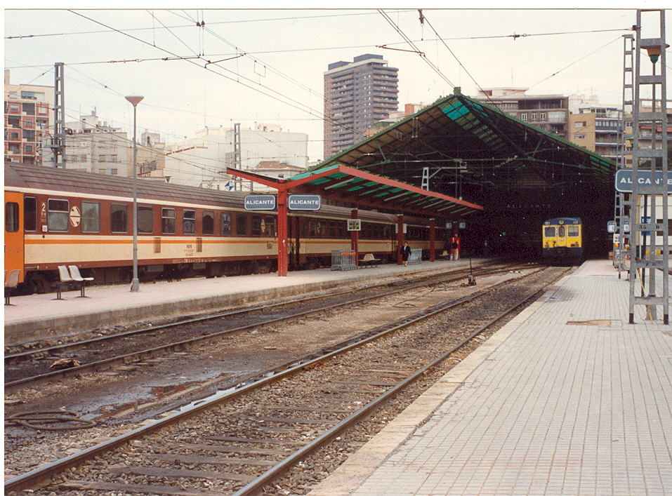 Estació de RENFE Alacant als anys 60 62437710