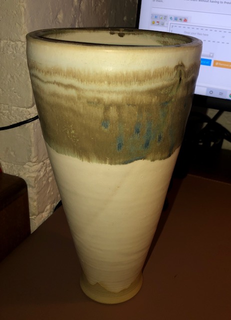 Help Please to ID Studio Pottery Vase stamped hand and PS mark Vase_i10