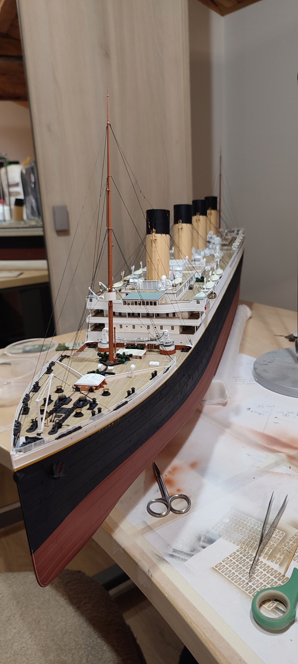 RMS Titanic [Trumpeter 1/200°] de panther - Page 15 Img_1068