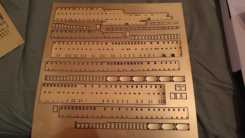 RMS Titanic [Trumpeter 1/200°] de panther - Page 3 Img_2121