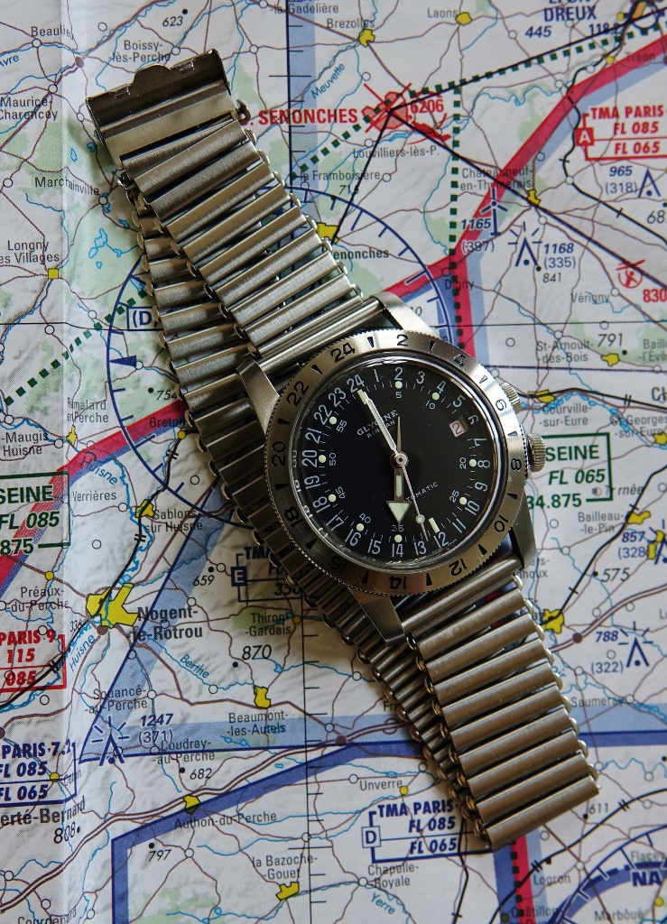 flieger - Feu de vos montres d'aviateur, ou inspirées du monde aéronautique - Page 10 Dsc03217