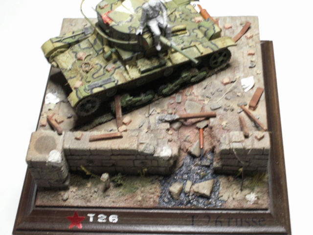 T26 RUSSE ET SON DIORAMA AU 1/35 Pict0175