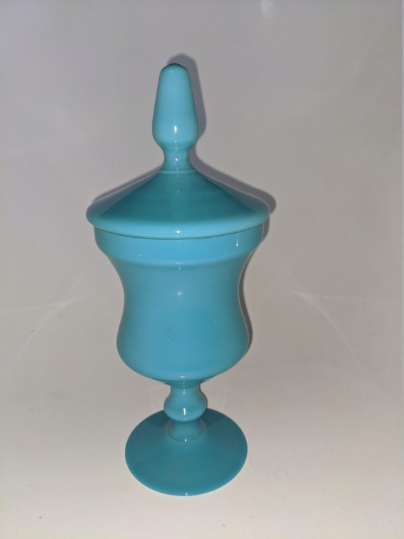 blue opaline urn Pxl_2068